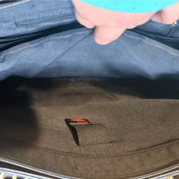 Elegant Black Laptop Tote - Picture 6 of 11